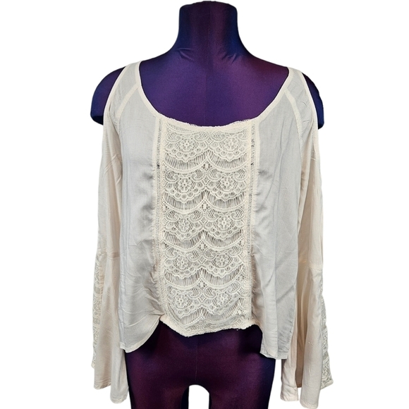 Abercrombie & Fitch Cream‎ Cold Shoulder Lace Bell Sleeve Top Size Small Juniors - Picture 1 of 7